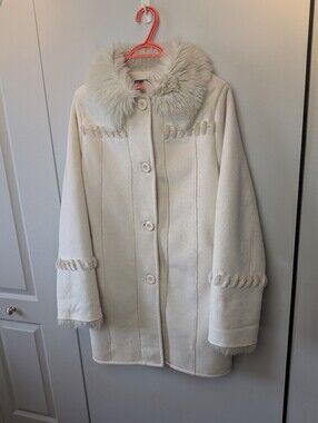 Novelti Faux Fur Cream Winter Women Coat Button Closure Size Large Y2K Pockets
